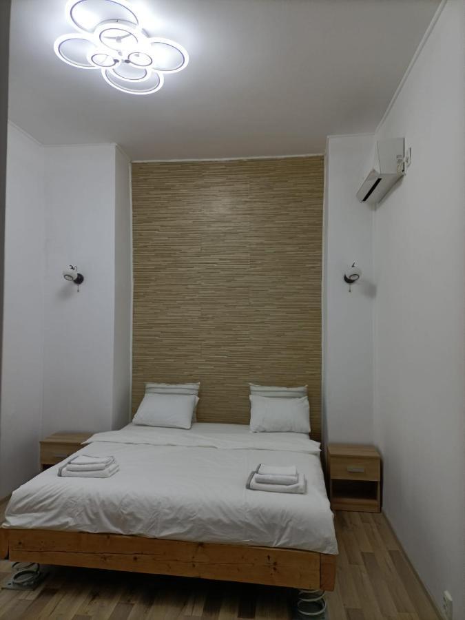 Luta Studio Bucharest Luaran gambar