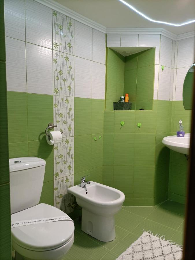Luta Studio Bucharest Luaran gambar